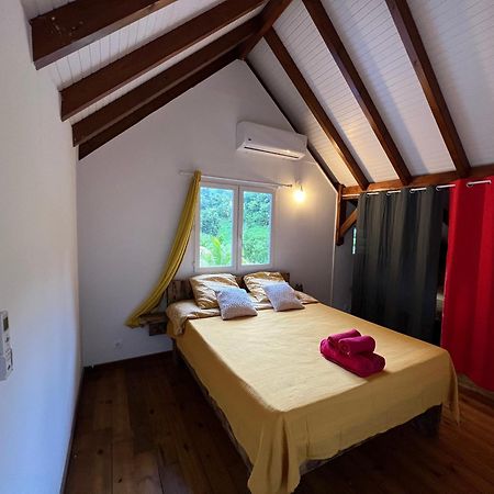 Villa Au Calme Avec Jacuzzi, Villa Le Boursoie Les Abymes Bagian luar foto