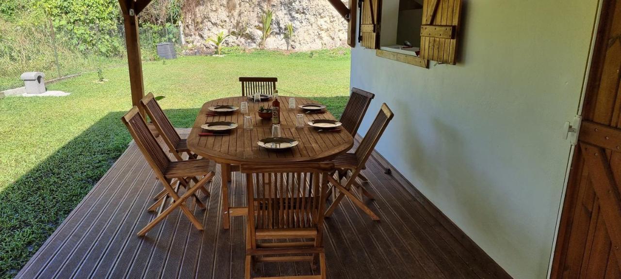 Villa Au Calme Avec Jacuzzi, Villa Le Boursoie Les Abymes Bagian luar foto