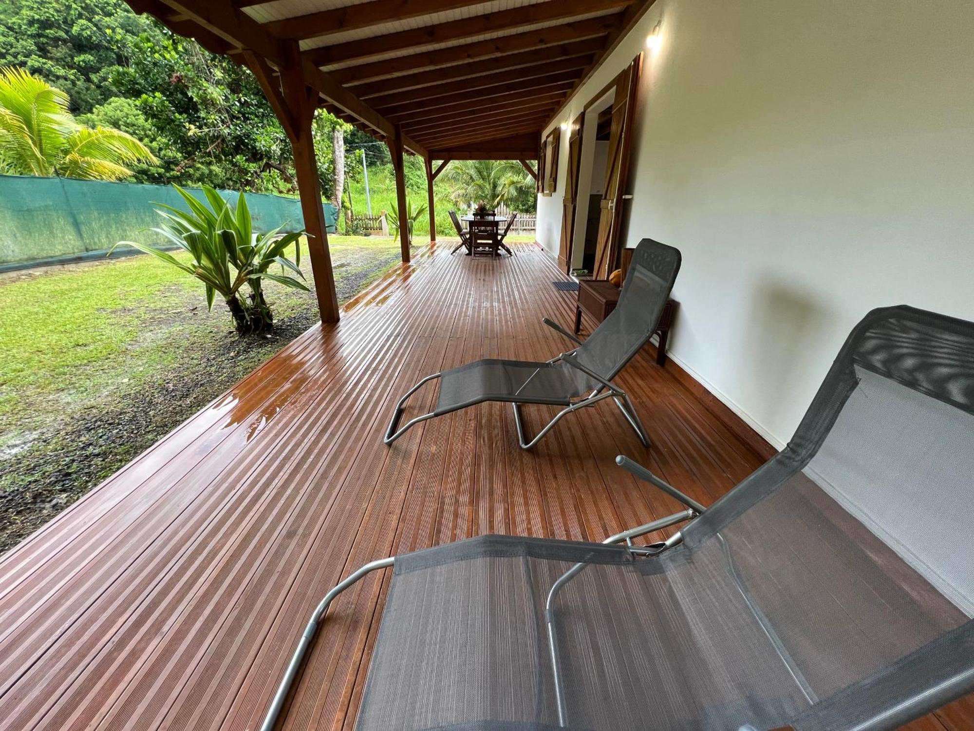 Villa Au Calme Avec Jacuzzi, Villa Le Boursoie Les Abymes Bagian luar foto