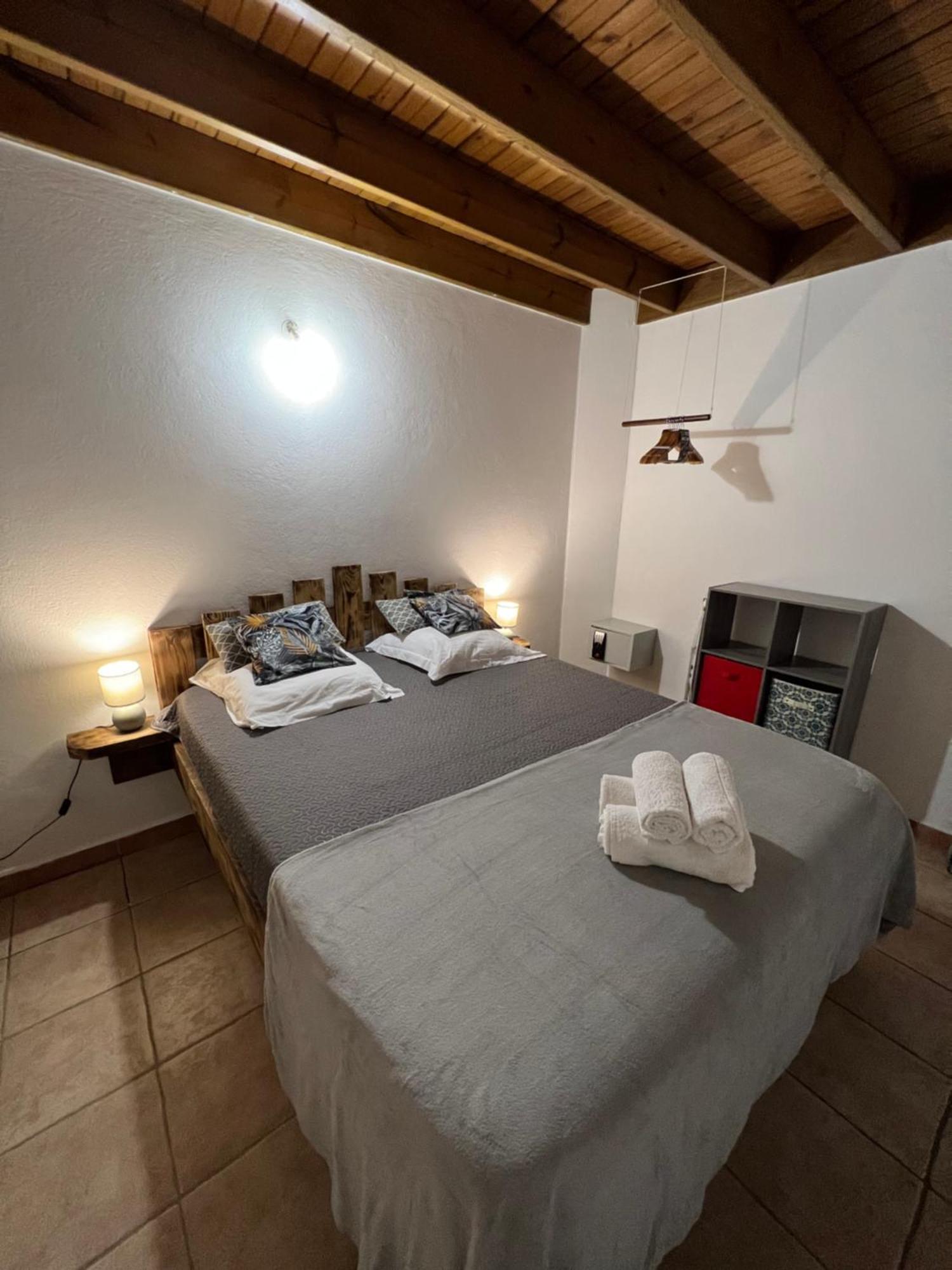 Villa Au Calme Avec Jacuzzi, Villa Le Boursoie Les Abymes Bagian luar foto